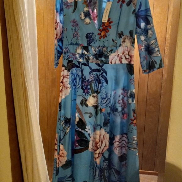 Dress - Picture 1 of 2
